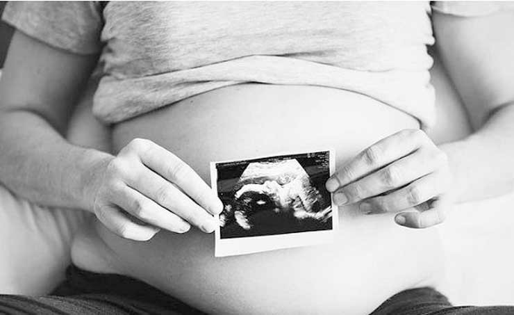 输卵管妊娠是如何引起的？